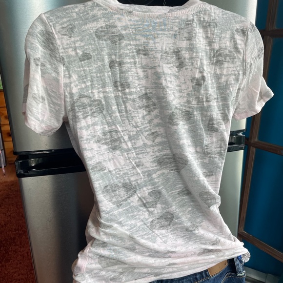 Pink/Gray Heart V-Neck Shirt, Women's Size M - Picture 3 of 6